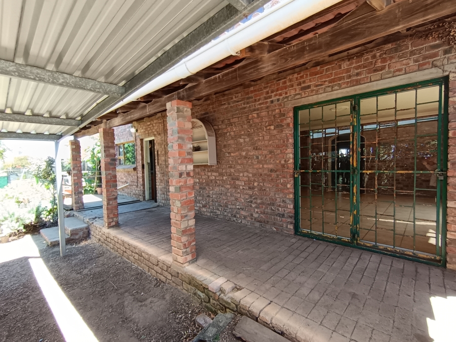 4 Bedroom Property for Sale in C Place Eastern Cape